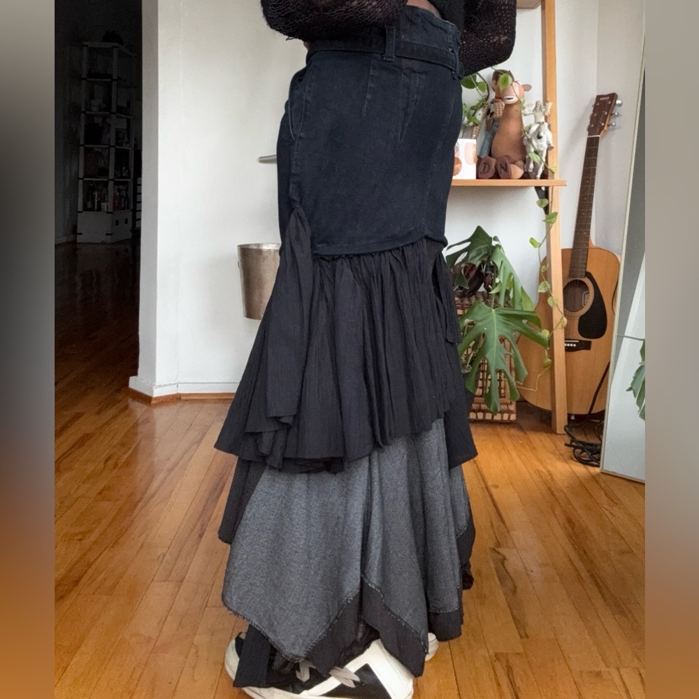 Asymmetrical ruffled teired skirt - Picture 14 of 16